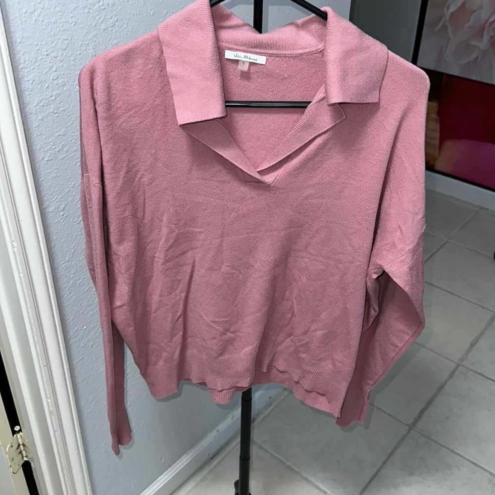 Collared sweatshirt